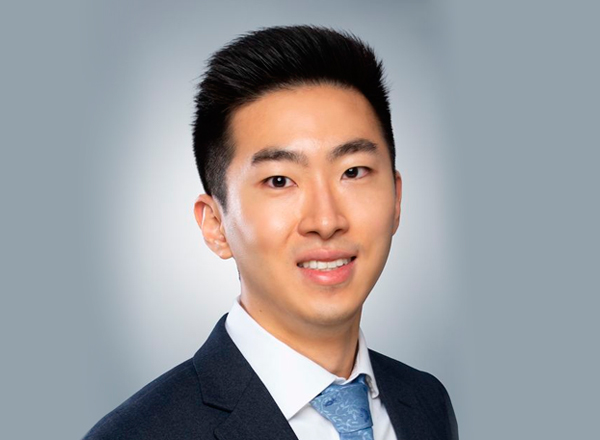 Dr. Kurt Kim